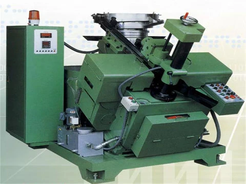 How Does the Screw Making Machine Work？