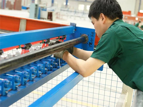 How to Choose Hexagonal Wire Mesh Machine?