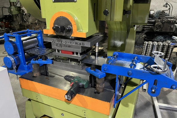 raozr-wire-barbed-making-machine-manufacturers