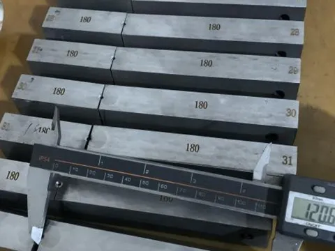 Nail cutter for nail-making machine