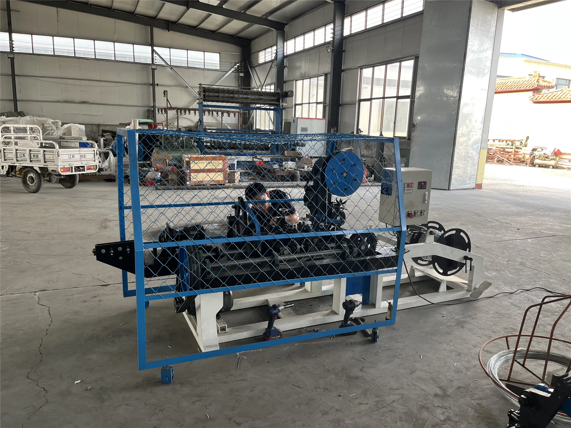 barbed wire making machine