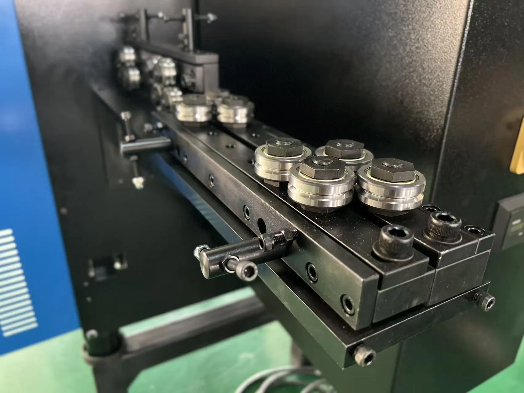 Super High Speed Nail Making Machine (1)